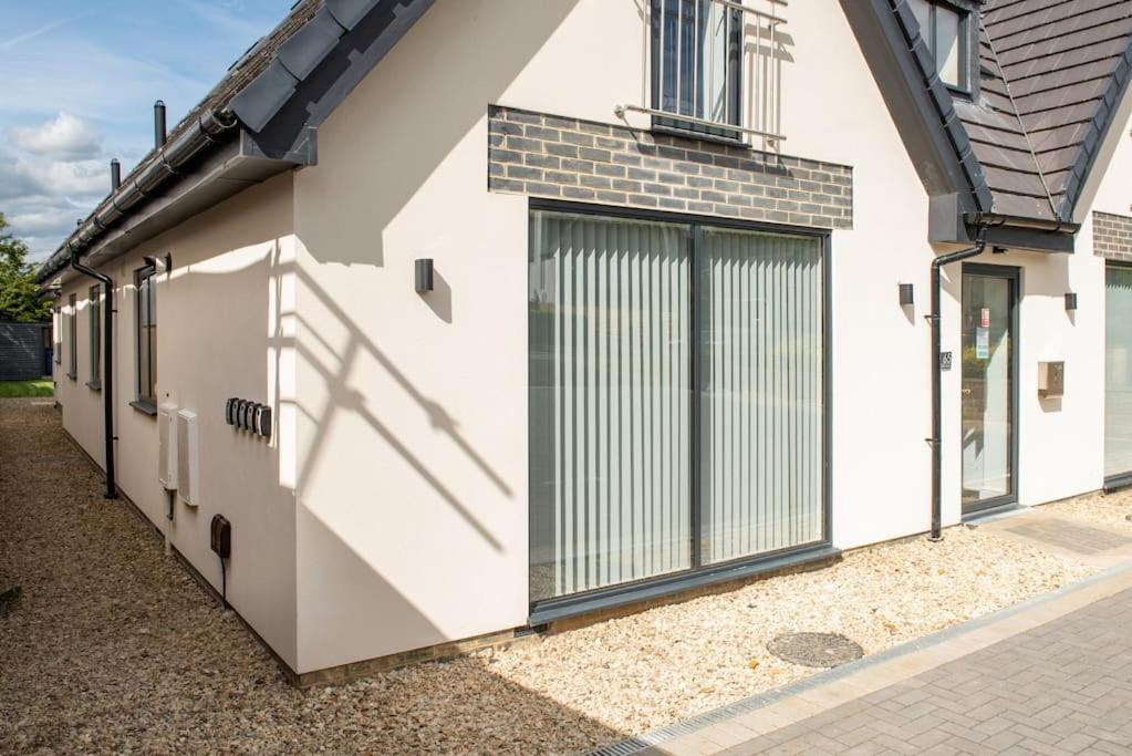 Rosey Lodge -1Bedroom Cousy Flat - Parking, Netflix, Wifi - Close To Blenheim Palace & Oxford - F5 Kidlington Exterior foto